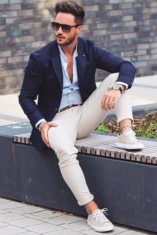 Un outfit smart casual pentru un barbat este orice este mai elegant decat un trening, dar mai putin formal decat un costum. Daca iti doresti un astfel de look, alegerile tale nu trebuie sa fie limitate de un set de reguli